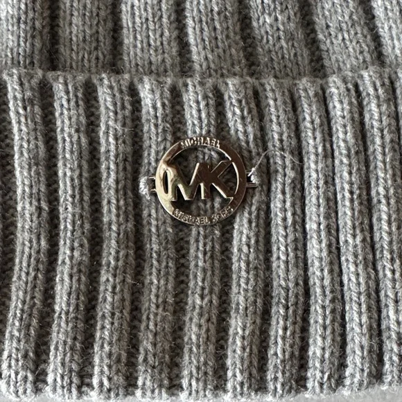 Michael Kors Beanie with Silver logo - Picture 3 of 4
